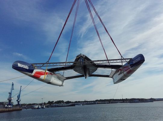 Déchargement d'un catamaran