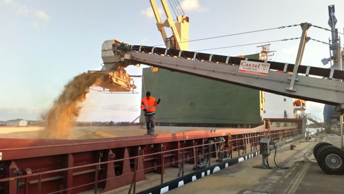 Une grande première au port de commerce de Lorient