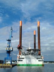 Le navire jack-up Thor à Lorient